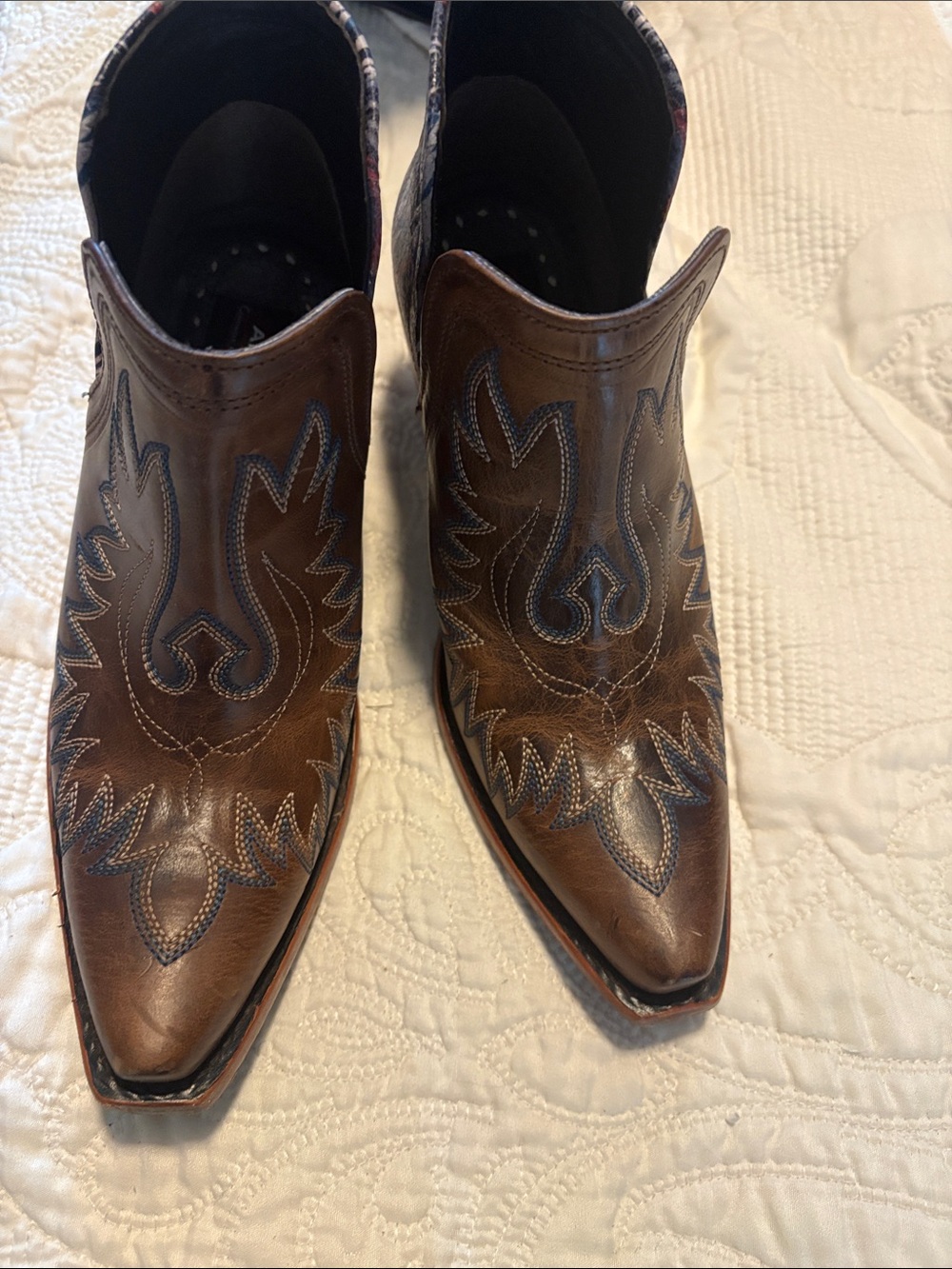 Ariat Men's Brown Embroidered Leather Western Slip-On Boots